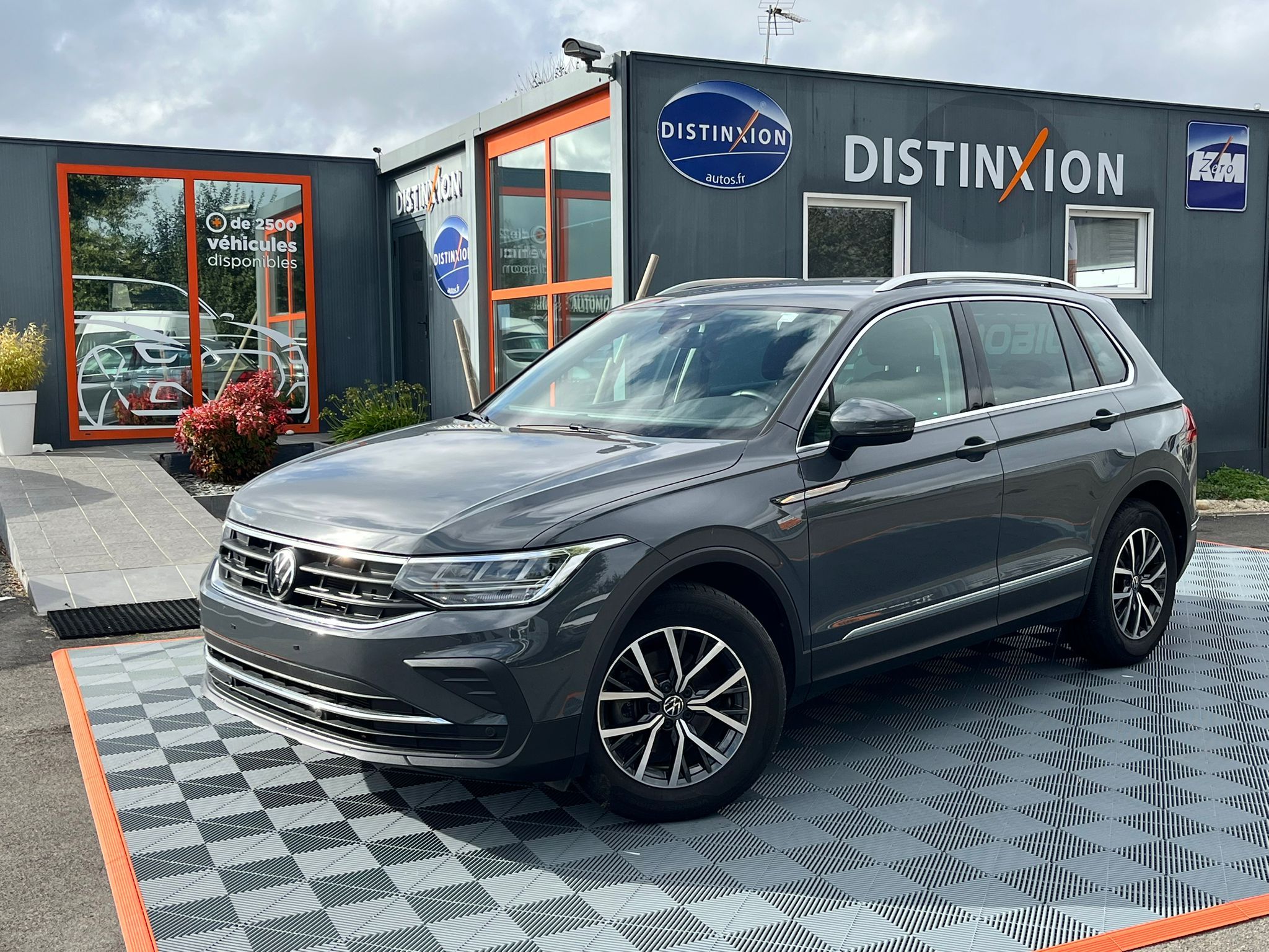 VOLKSWAGEN TIGUAN 1.5 TSI 150 DSG7 Life Business avec Caméra, Digital Cockpit Pro et Hayon électrique occasion