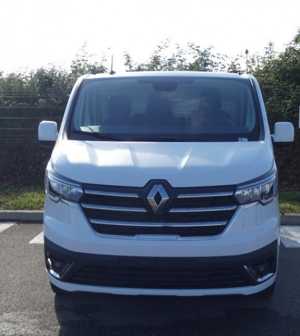 RENAULT TRAFIC FOURGON L1H1 EDC 2.0 BLUE DCI 150 GRAND CONFORT+CAMERA+ATTELAGE+KIT BOIS COMPLET occasion